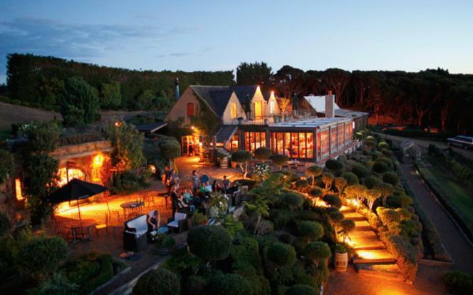 Mudbrick Cottages Oneroa Buitenkant foto